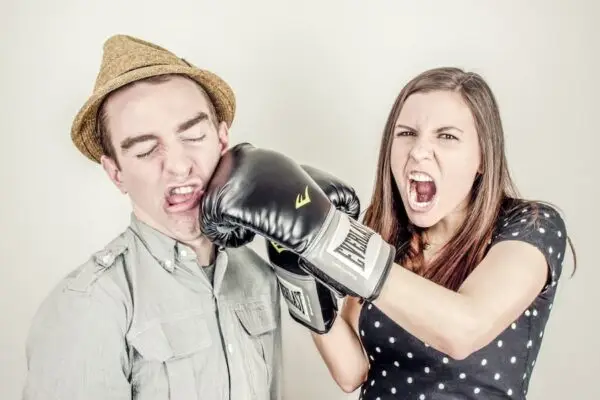 Giải mã giấc mơ bị đánh là điềm gì? Đánh con gì dễ trúng?